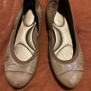 Kelly & Katie Tan Leather Flats - 6